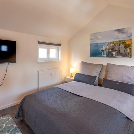 Sweethome - Maisonette Apartment, Parkplatz, Wifi, Naehe Zentrum Furstenfeldbruck Bagian luar foto