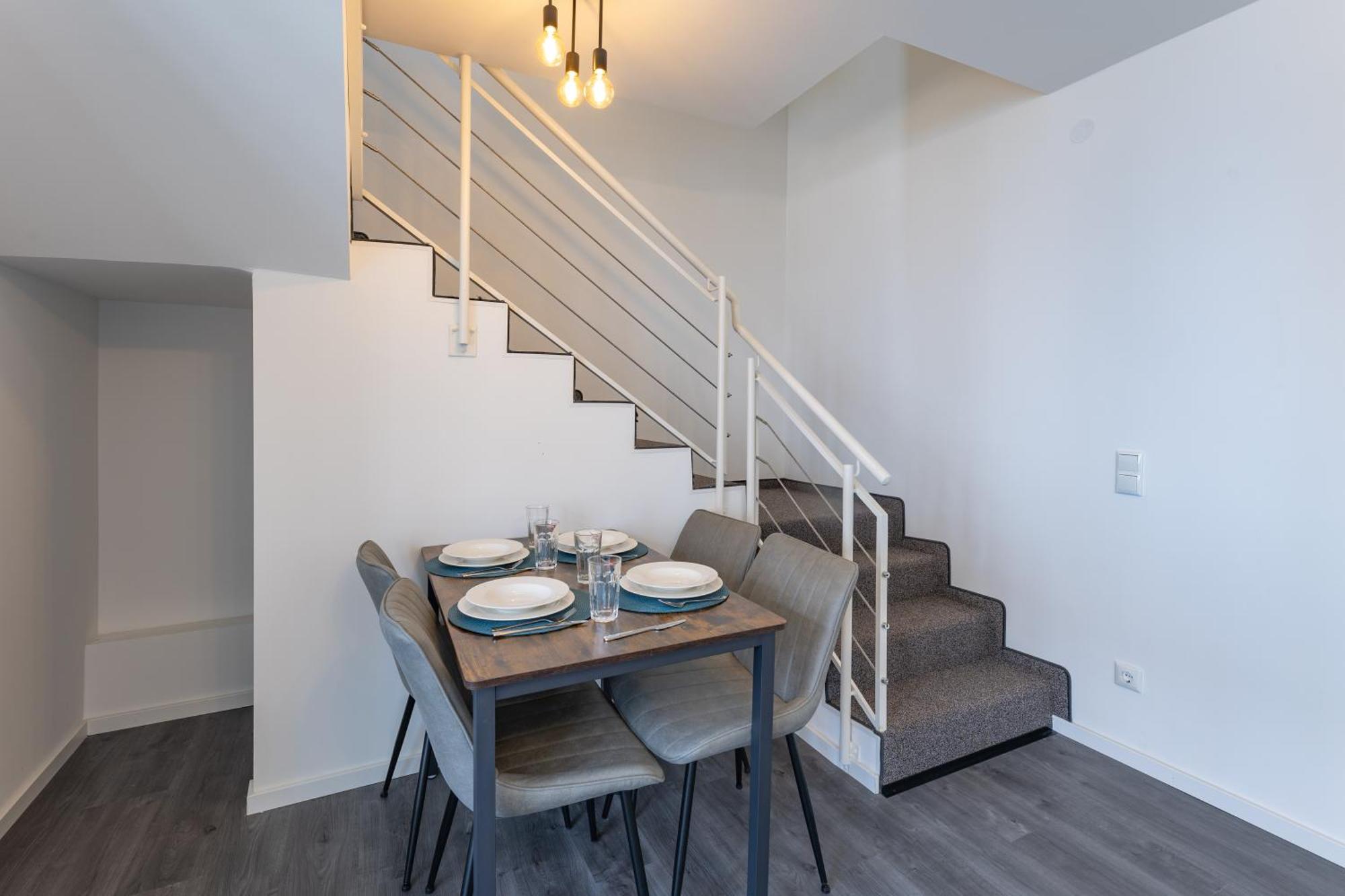 Sweethome - Maisonette Apartment, Parkplatz, Wifi, Naehe Zentrum Furstenfeldbruck Bagian luar foto